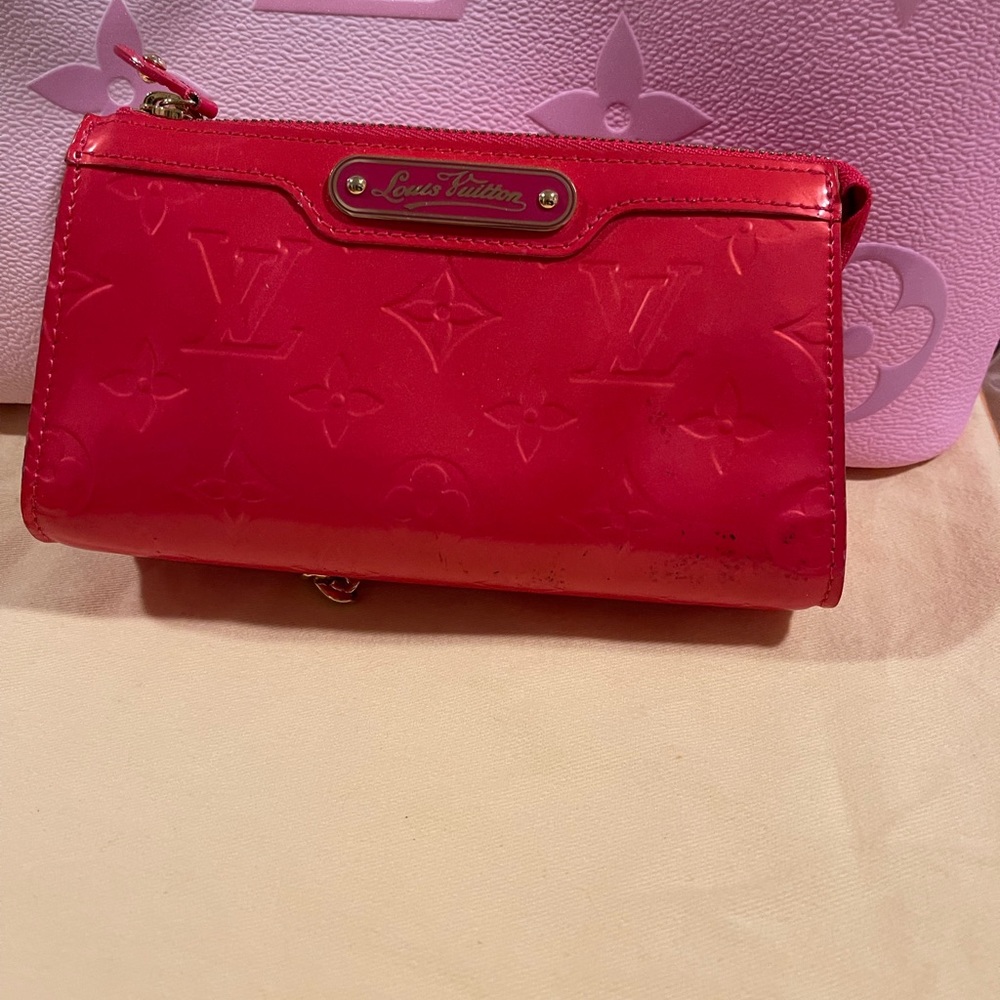 Authentic Louis Vuitton Vernis Pouch